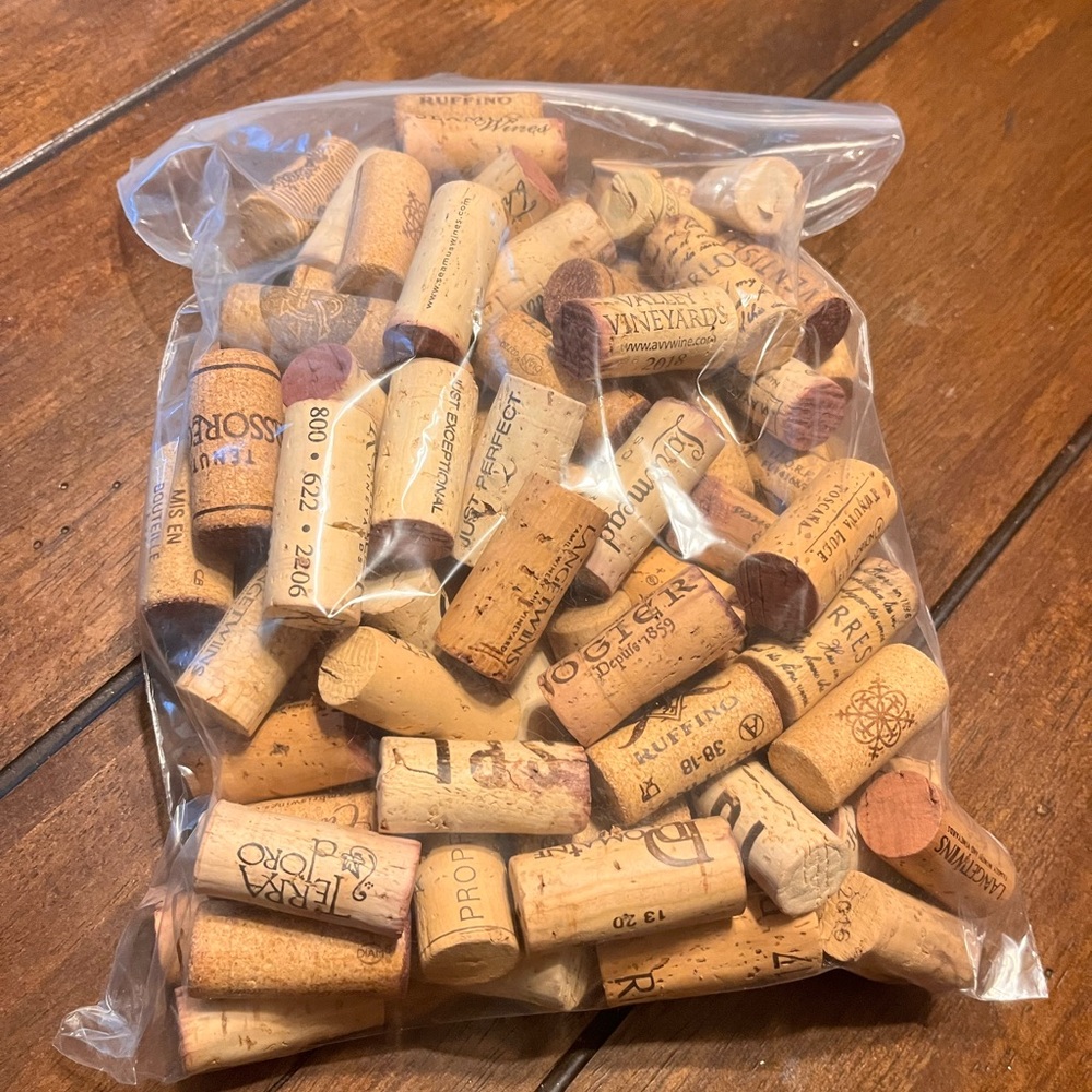 100 used wine corks Arts & Crafts Jewelry home decor Etc all natural